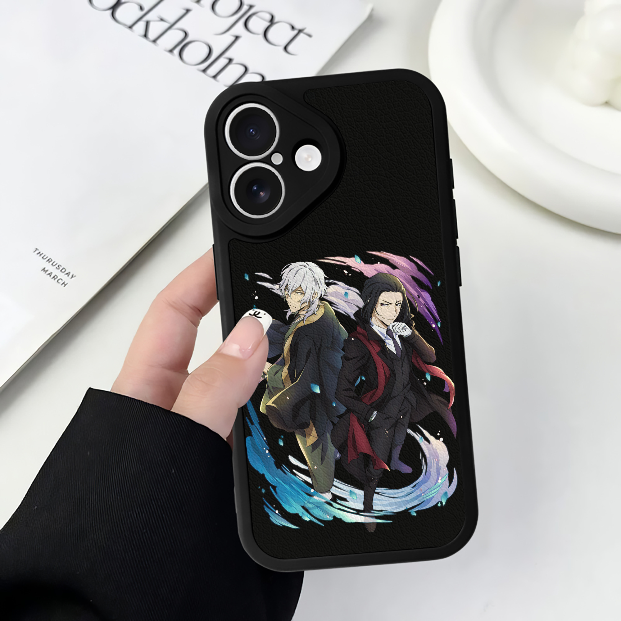 （画像用） 文豪ストレイドッグス Bungo Stray Dogs 【iPhone 16シリーズ対応】シリコンスマホケース（レザー調） 材質：シリコン